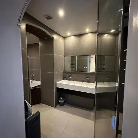 Les Champs Elysees-125M2 Modern And Spacious Parigi Esterno foto