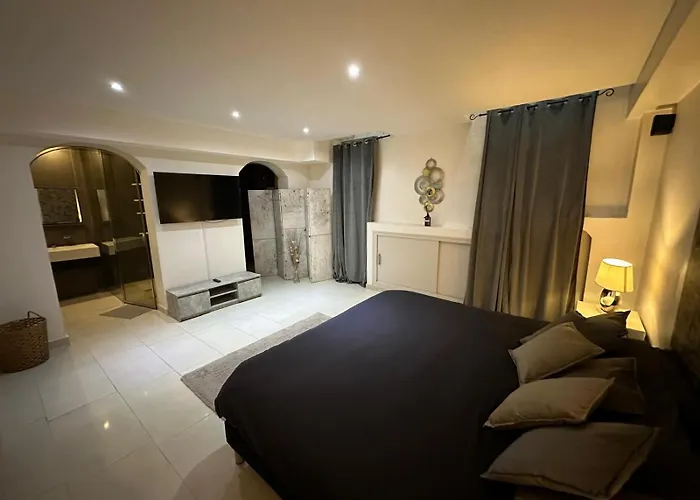 Les Champs Elysees-125M2 Modern And Spacious